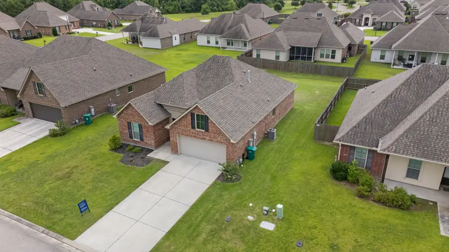 8900 Cresson Dr, Denham Springs, LA 70726 - Image #2