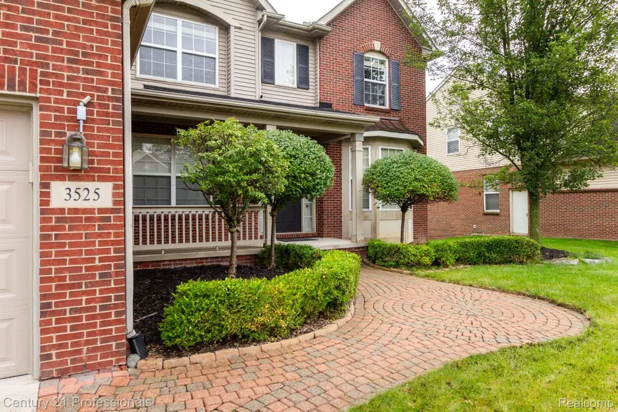 3525 Everett Drive, Rochester Hills, MI 48307 - #3