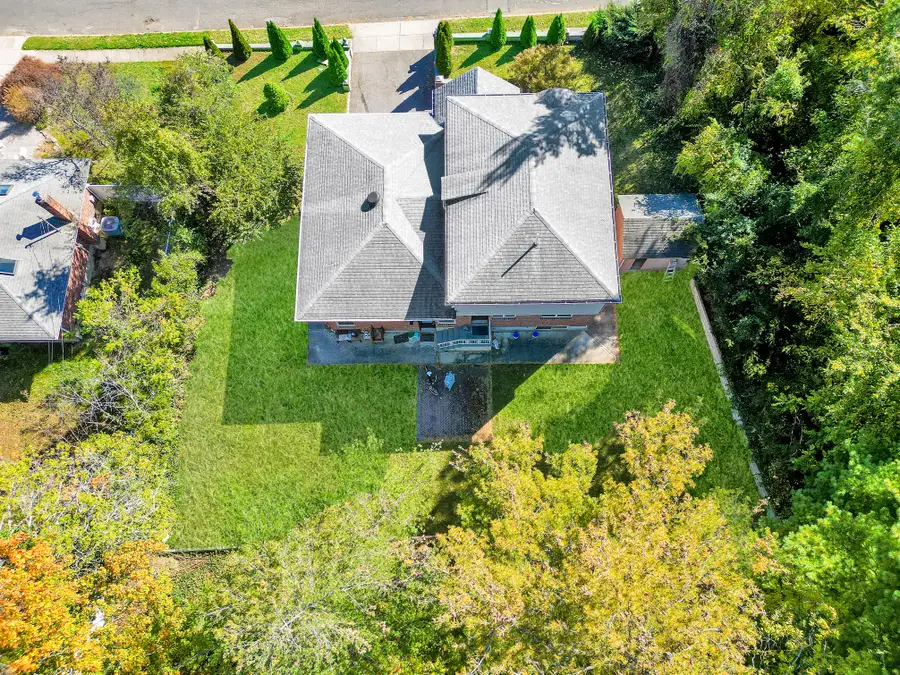 300 Ellen Place, Jericho, NY 11753 - Image #3