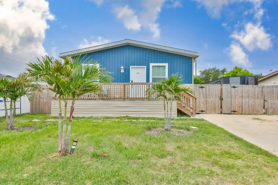 1169 8th Ave NE, Largo, FL 33770 - #2