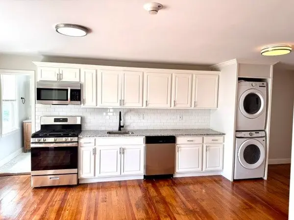 215 State Street #D, Bristol, RI 02809