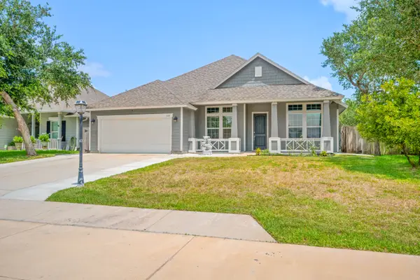 118 Norwood Oaks Drive, Rockport, TX 78382