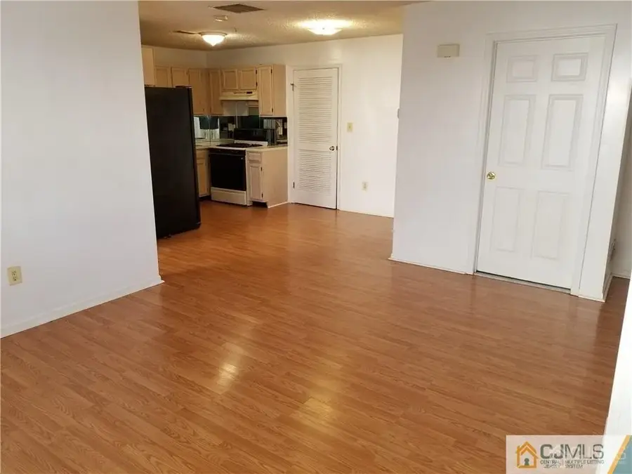 24 Prestwick Way, Edison, NJ 08820 - Image #3