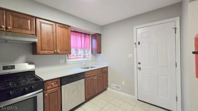 62 Mercer Ave, North Plainfield, NJ 07060 - #3