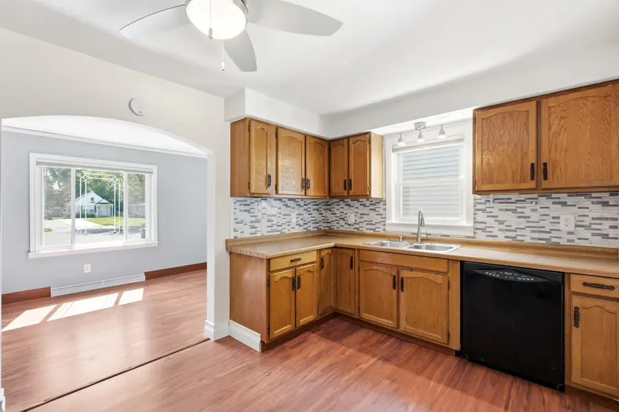 4625 N River Park Blvd, Glendale, WI 53209 - #2