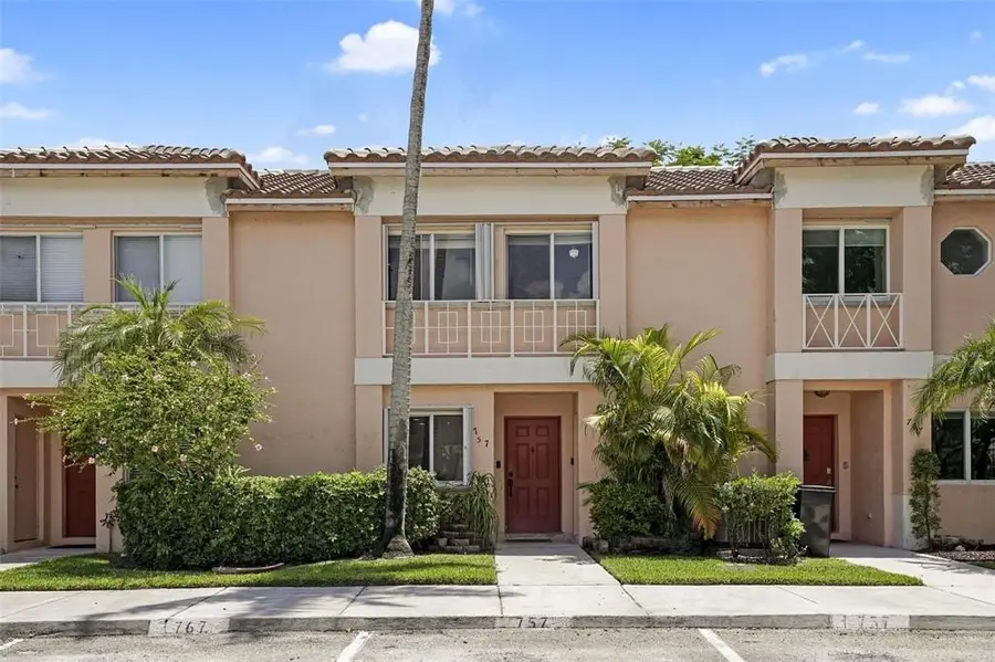 757 NW 208th Dr, Pembroke Pines, FL 33029 - Image #2