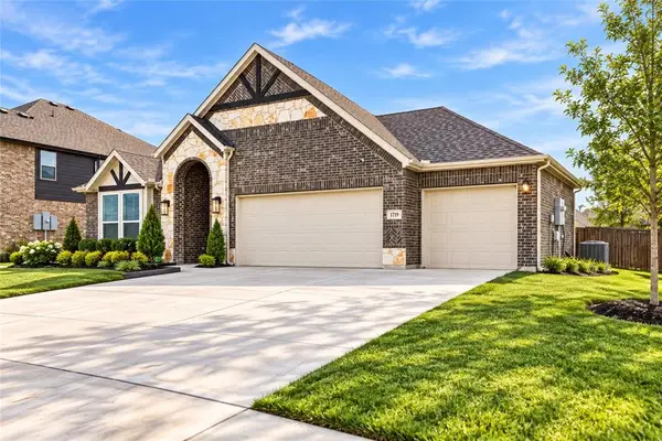 1719 Newport Lane, Cedar Hill, TX 75104