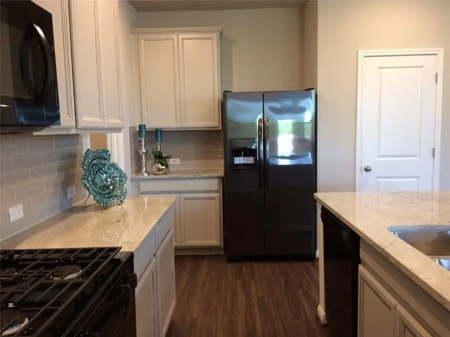 300 Canis ST, Georgetown, TX 78628 - #3