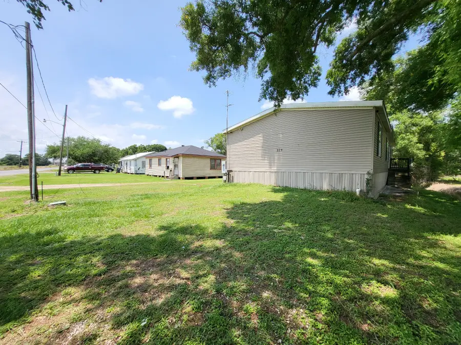 319 E Lovell Street, Crowley, LA 70526 - #2