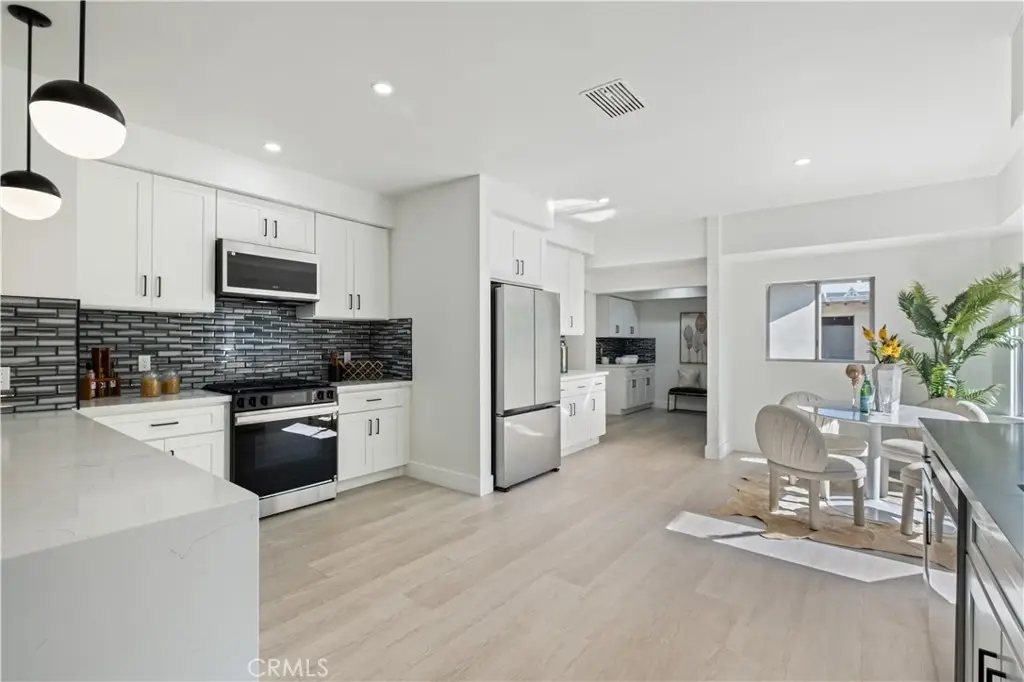 2410 8th Avenue, Los Angeles, CA 90018 - #1