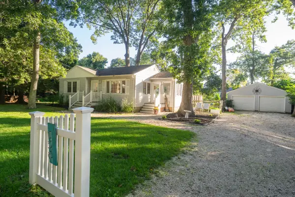 738 Conklin Road, Greenport, NY 11944