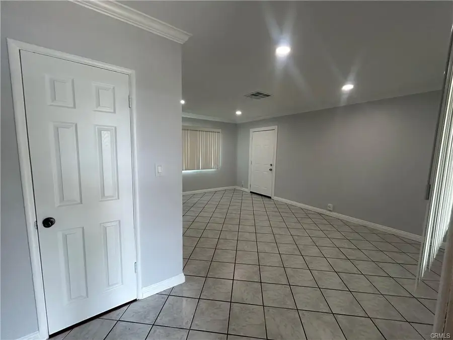 390 E Carter, Rialto, CA 92376 - #3