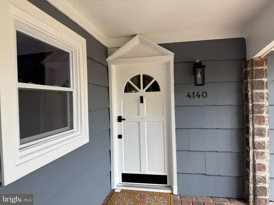 4140 Point Hollow Ln, Fairfax, VA 22033 - #2