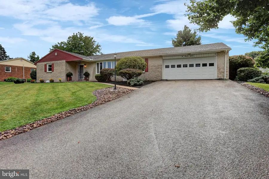218 Meadow Ln, Chambersburg, PA 17201 - #2