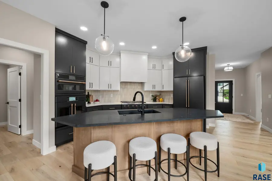 5812 E Rush St, Sioux Falls, SD 57110 - #3