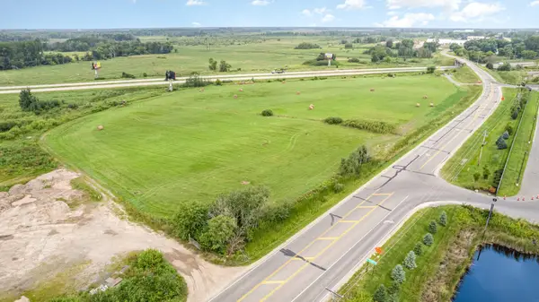 13472 W Freeway Drive, Columbus, MN 55038