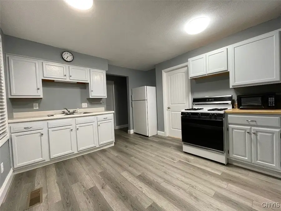 139 W Van Buren Street, Oswego, NY 13126 - #3