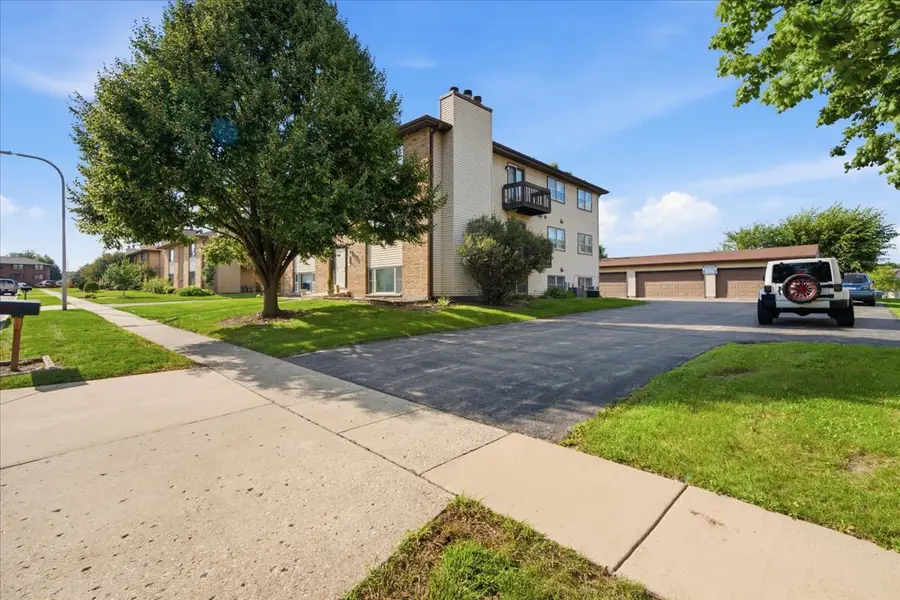 1056 Manchester Court #F, South Elgin, IL 60177 - #3