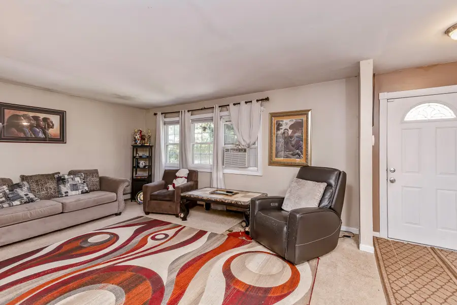 312 Peconic Avenue, Medford, NY 11763 - #3