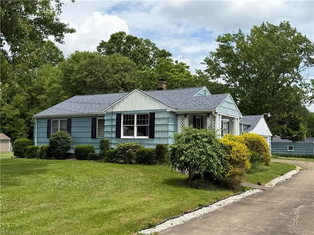 612 Briggs, Leavittsburg, OH 44430 - #1