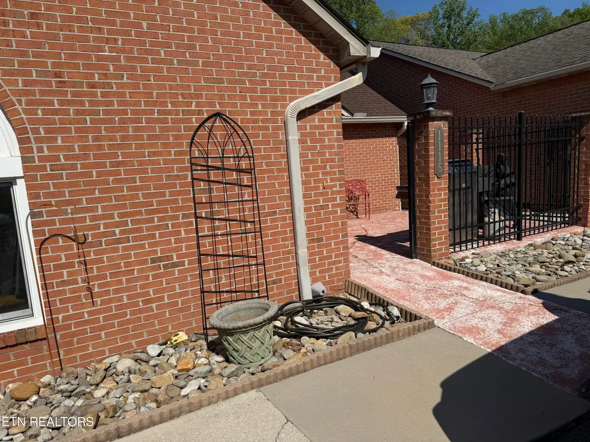 1115 Fairgrounds Court, Kingston, TN 37763 - #1
