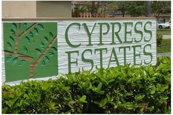 1300 Cypress Way W, Palm Springs, FL 33406