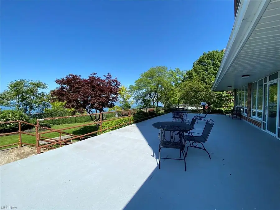 11850 Edgewater Drive #925, Lakewood, OH 44107 - #2