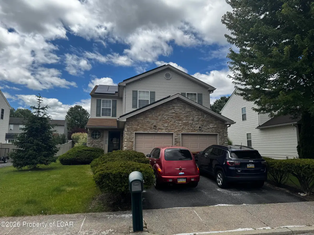 2585 Hickory Dr, Easton, PA 18040 - #1