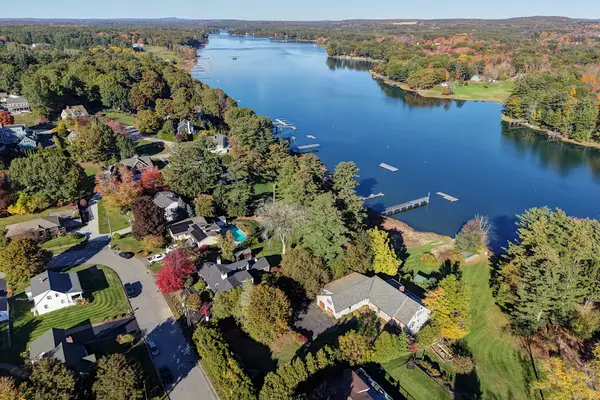 12 Roberts Road, Dover, NH 03820