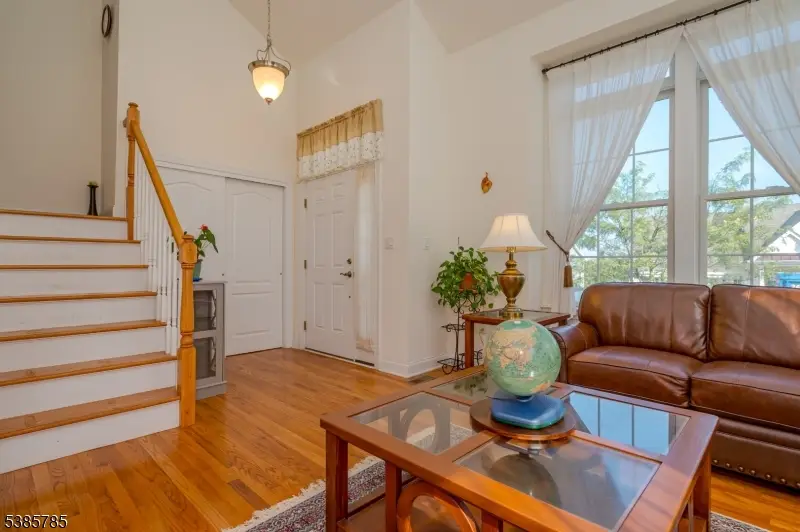 8 Comstock Ln, Skillman, NJ 08558 - Image #2