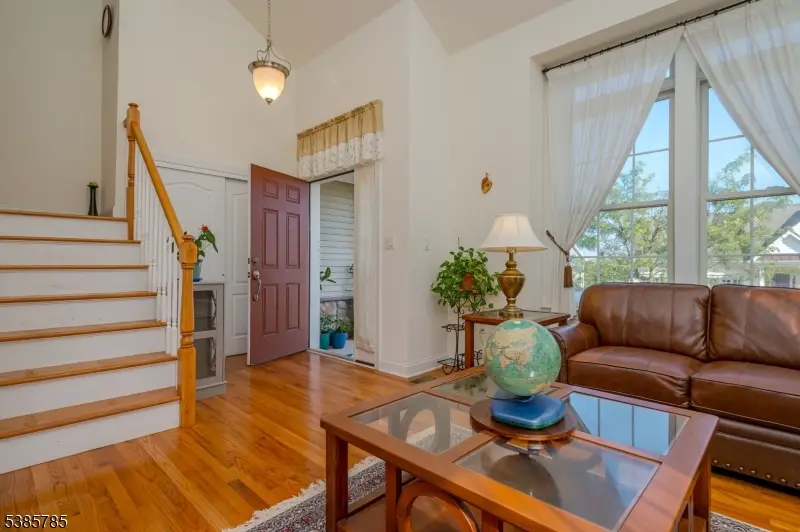 8 Comstock Ln, Skillman, NJ 08558 - Image #3