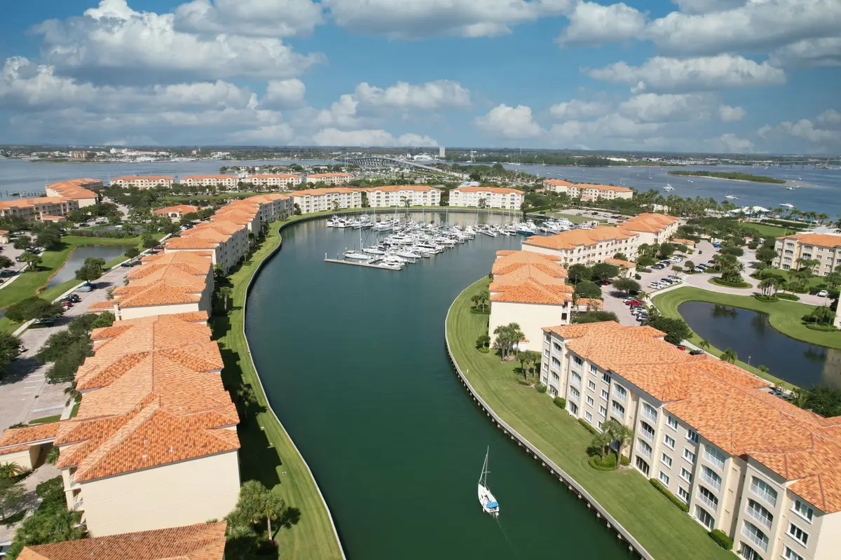 34 Harbour Isle Drive W #ph06, Fort Pierce, FL 34949 - #1