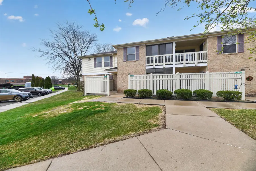 61031 Greenwood Drive, South Lyon, MI 48178 - #3