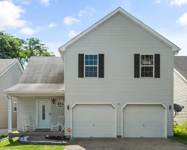 3913 Mimosa View Dr, Louisville, KY 40299