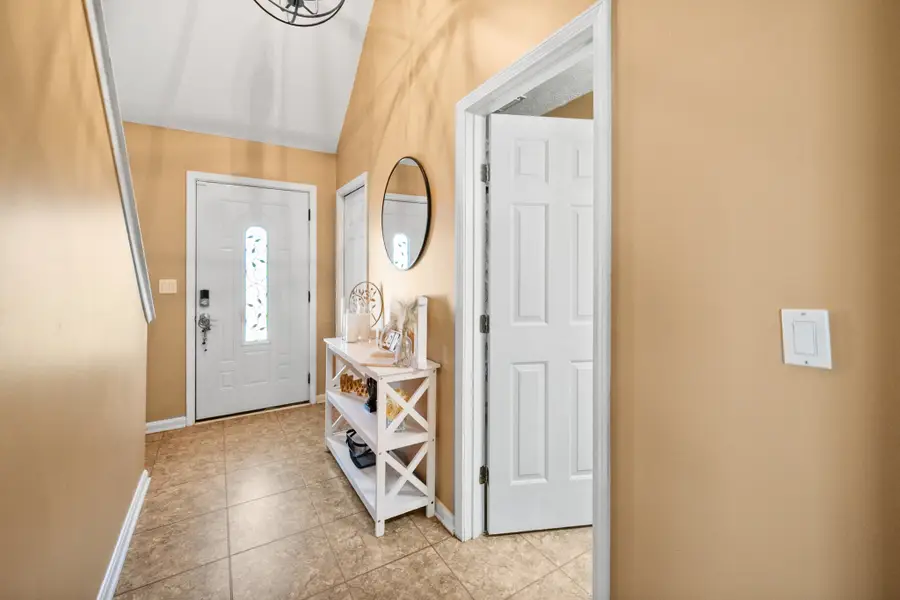 3913 Mimosa View Dr, Louisville, KY 40299 - #3