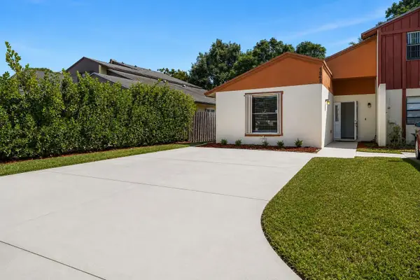 1242 The 12th Fairway, Wellington, FL 33414