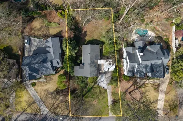 3906 Land O Lakes Drive Ne, Atlanta, GA 30342