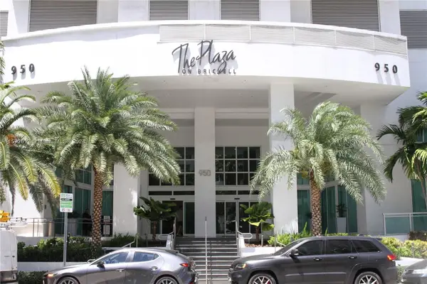 950 Brickell Bay Dr #700, Miami, FL 33131