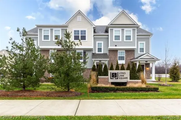 4959 Treeside LN, Troy, MI 48098