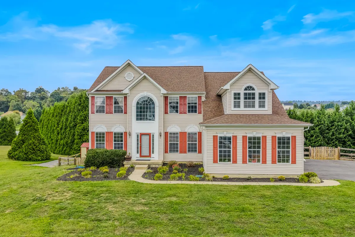 1346 Crushed Apple Dr, Martinsburg, WV 25403 - Image #1