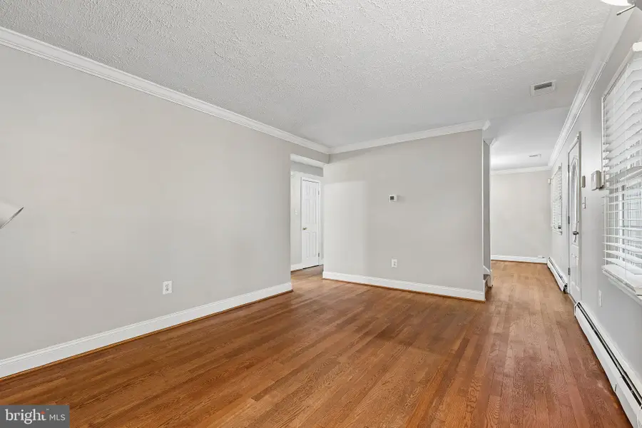 4528 Kingston Road, Woodbridge, VA 22193 - #2