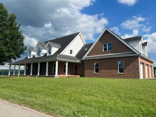 9 Village View Drive, Barboursville, WV 25504