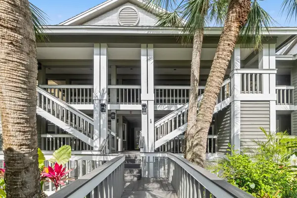 664 Wiggins Bay Drive, Naples, FL 34110