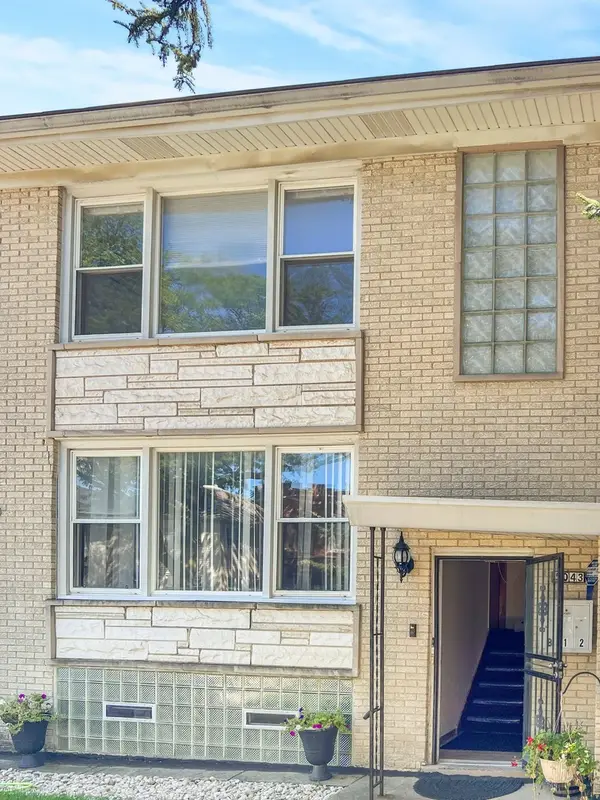 5043 W Cornelia Avenue #2, Chicago, IL 60641