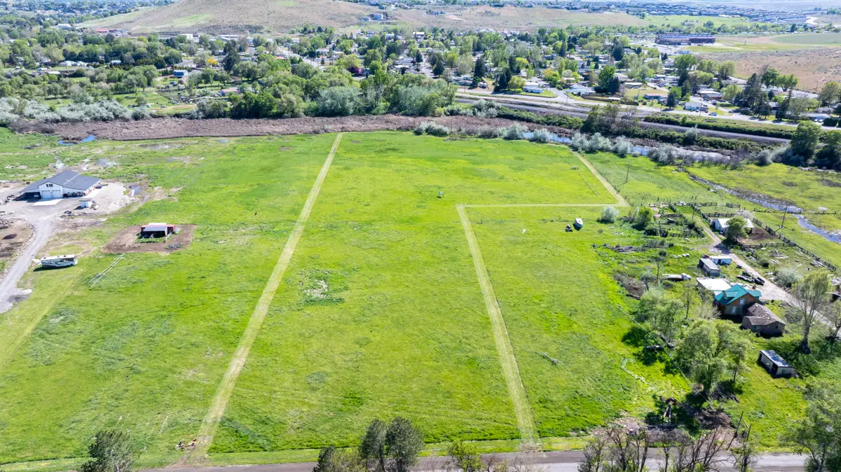 62727 E Grover Pr Ne, West Richland, WA 99353 - #1