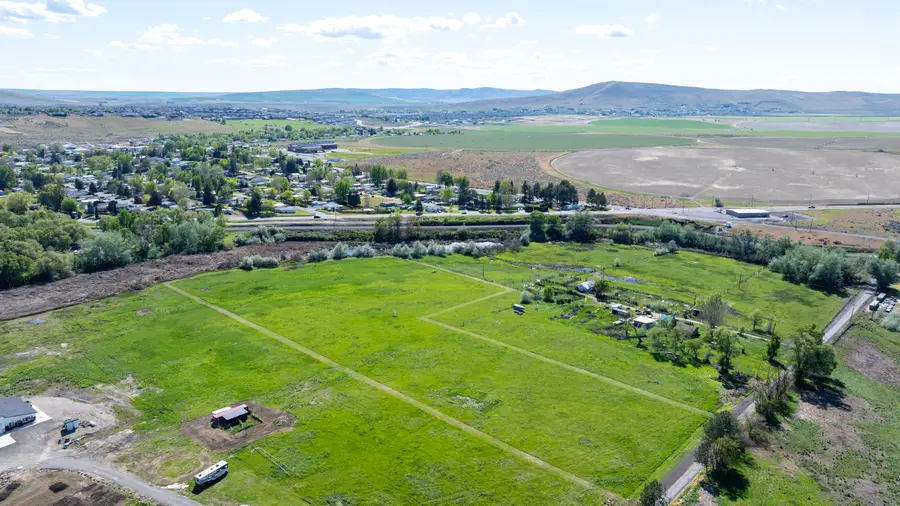 62727 E Grover Pr Ne, West Richland, WA 99353 - #3