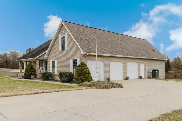 20791 Misty Waters Point, Pittsburg, IL 62974