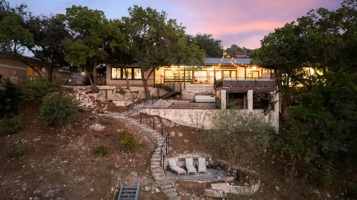 927 Challenger, Lakeway, TX 78734 - Image #1