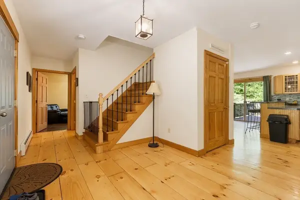 1132 Doe Valley Rd, Athol, MA 01331