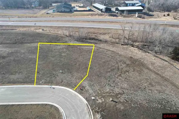 1022 Bitterend Circle, Mankato, MN 56001